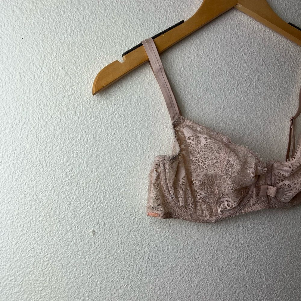 Chantelle Day to Night Lace Unlined Demi Bra size 32 DD - Picture 6 of 8